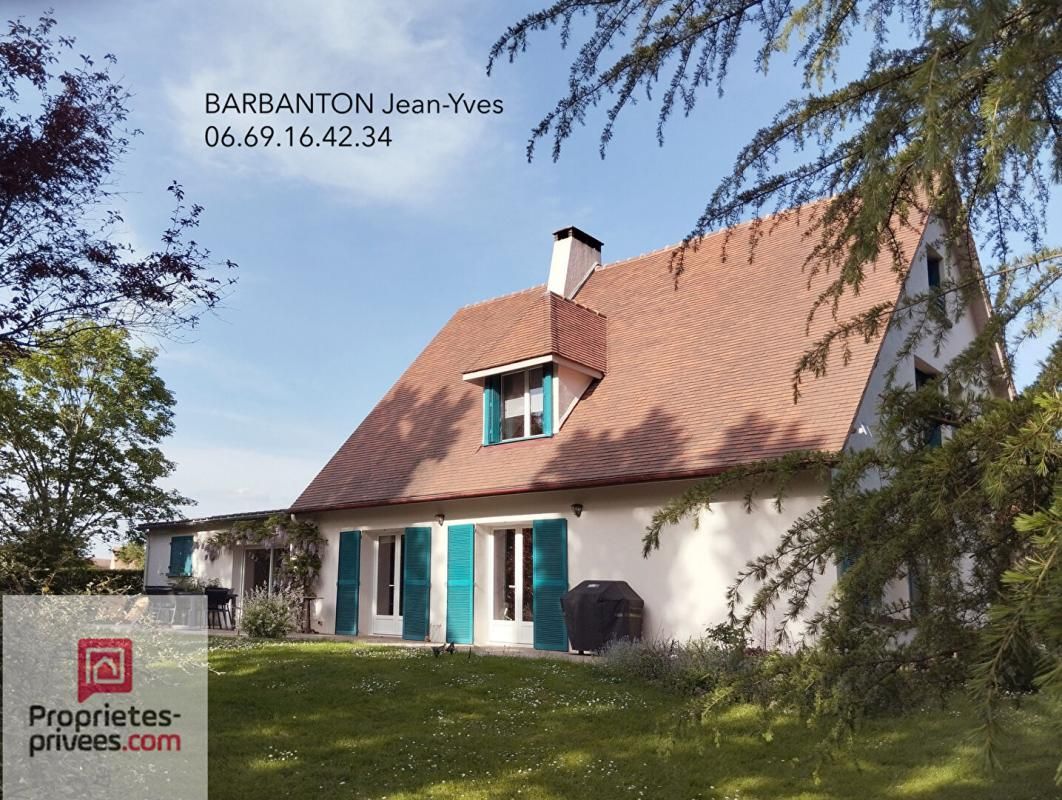 Maison d'architecte de 156 m2 sur beau jardin