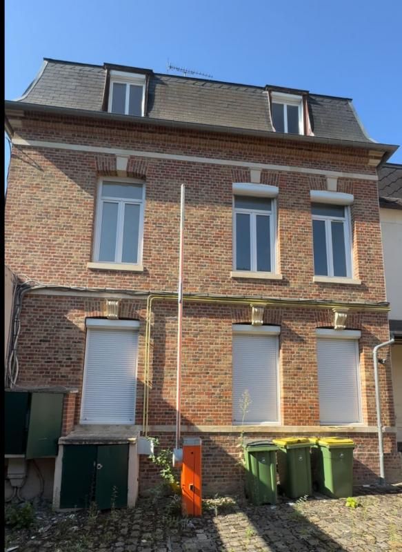 AMIENS Ideal investisseur! Immeuble de rapport au coeur du centre-ville Amiens 1200m2 sur une parcelle de 938m2 2