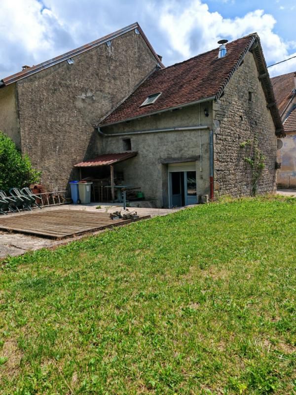 LA TOUR-DU-MEIX Maison d'habitation 68m2, avec jardin, idéal gîte 2