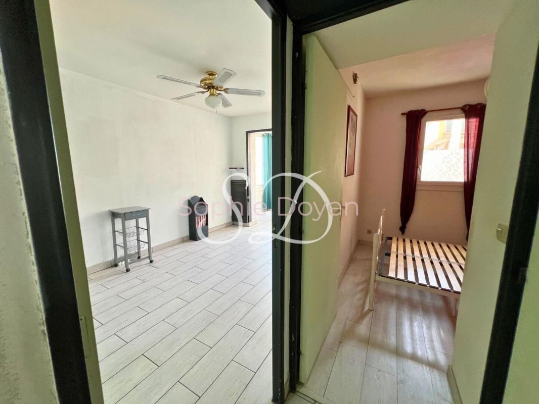 SAINT-CYPRIEN Appartement T2 - Saint Cyprien - vue port - 27m² + loggia 5m² 4