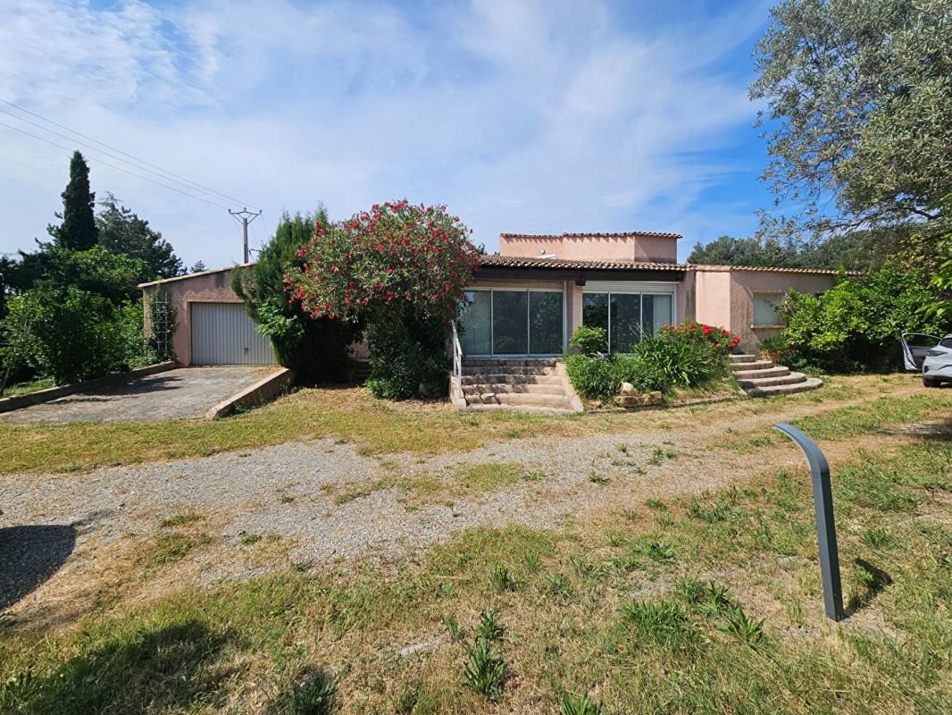 Maison d' Architecte familiale de 176 m² + Studio indépendant Terrain clos de 4000 m² avec piscine