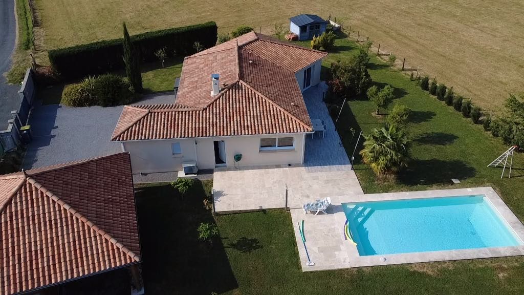 TERRASSON-LAVILLEDIEU Maison Terrasson Lavilledieu avec piscine et 3 chambres 2