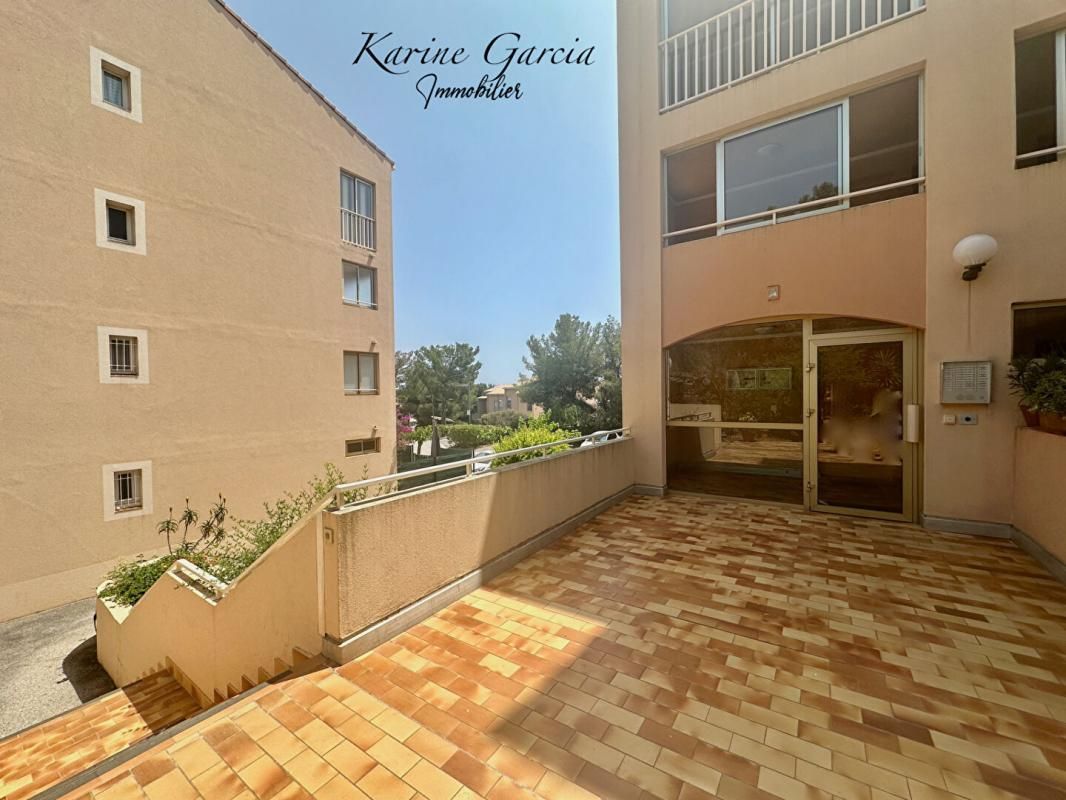 BANDOL Appartement Bandol 1 pièce(s) 22.50 m2 - parking privatif 2