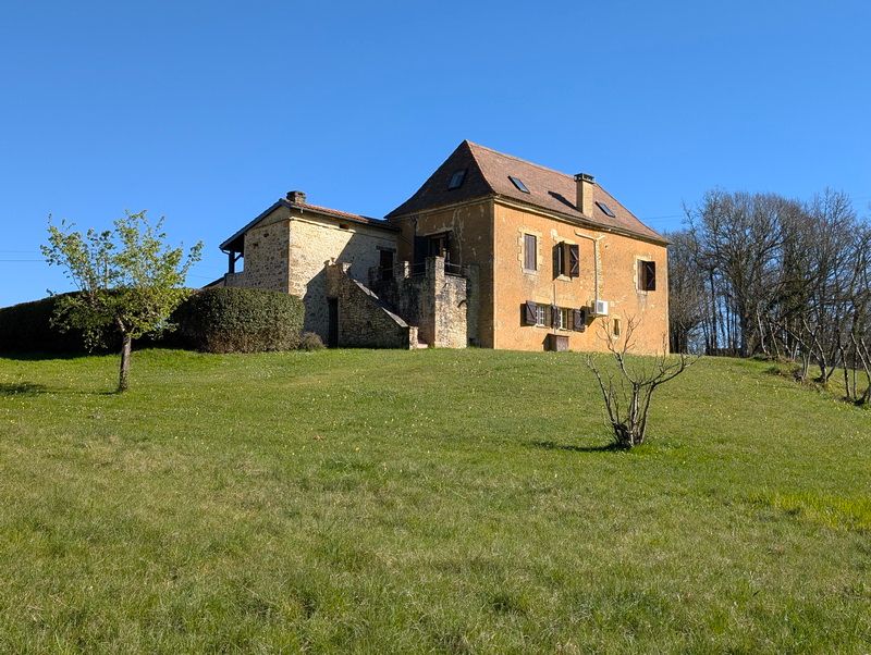 DAGLAN Maison en pierre de 171m2 3 chambres dans un bel environnement 1