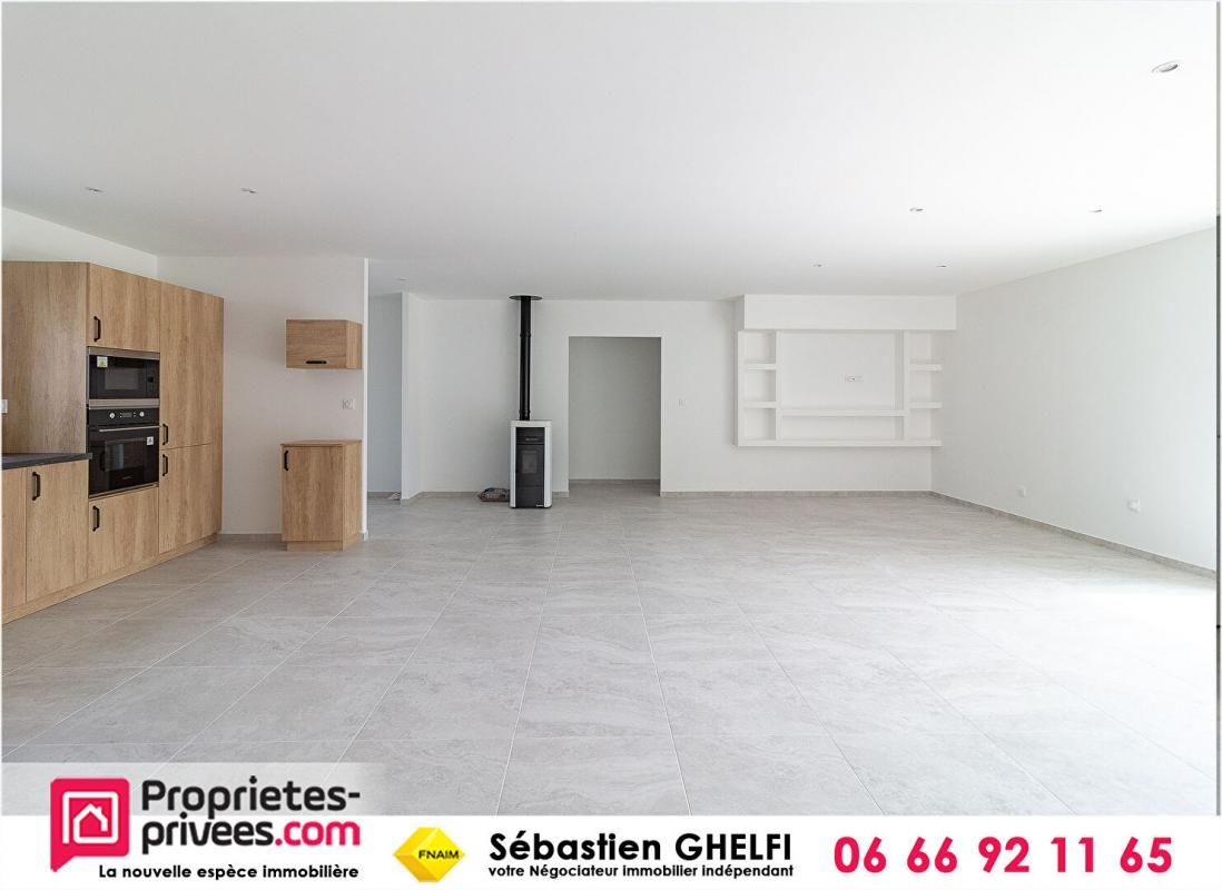 CONTRES maison de plain-pied-grande pièce de vie-3 chambres dont 1 suite-grand garage- 4