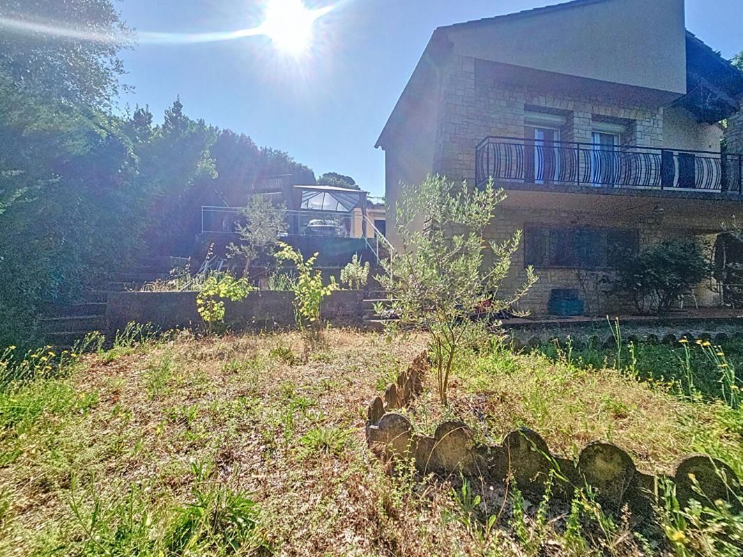 BAGNOLS-SUR-CEZE Villa 7 pièce(s) 150 m2 4