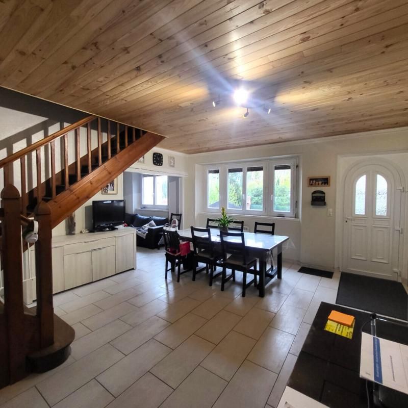MESNIL-SUR-L'ESTREE Maison 109 m², Mesnil sur l'Estrée (27650), 3 chambres, bureau, dépendance, atelier, terrasse avec pergola, terrain 335 m². Prix HAI : 176 780 4