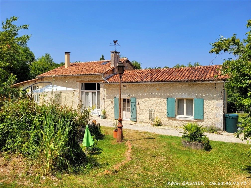 BOUTEILLES-SAINT-SEBASTIEN (24320) : Maison de campagne de 145m2