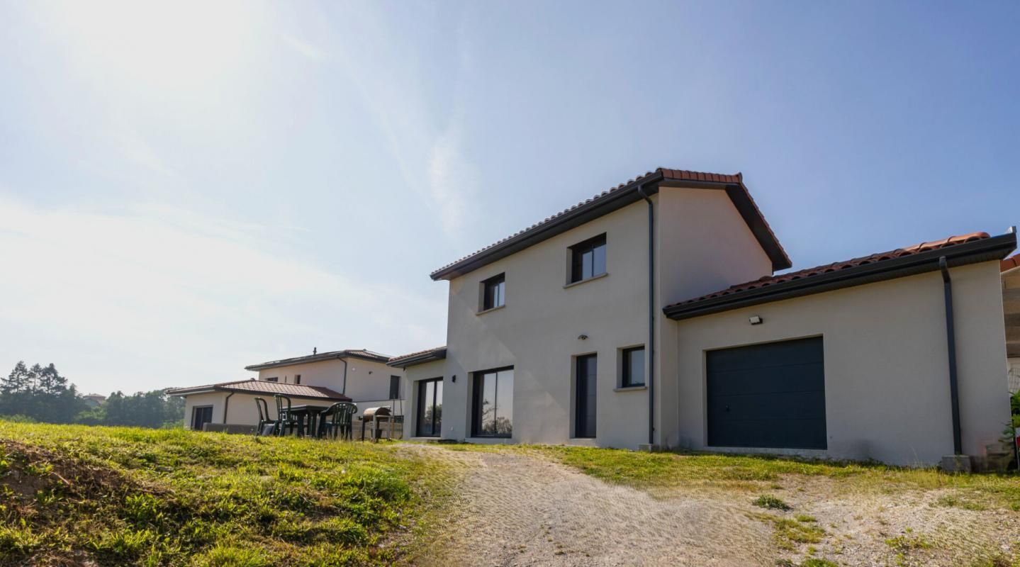 Belle Villa récente avec vue dominante et prestations modernes