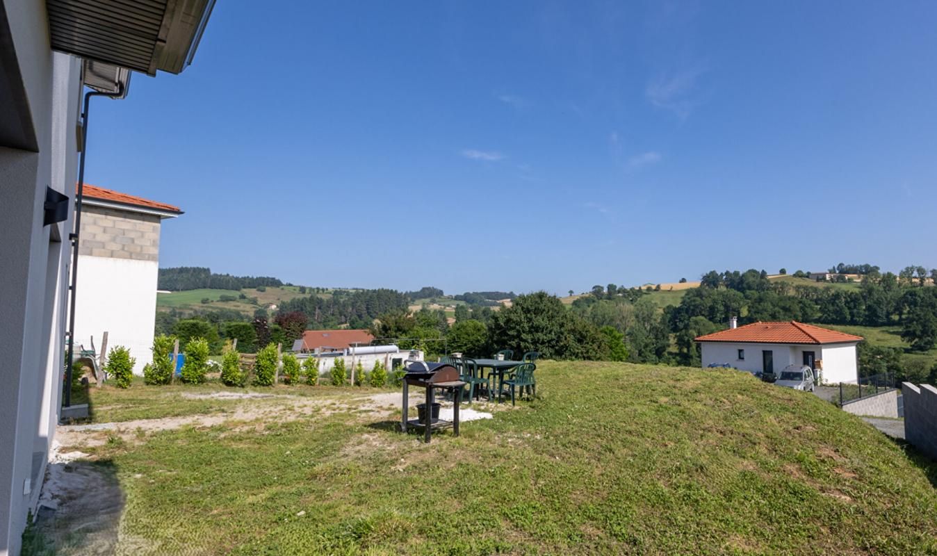 CHAMBOST-LONGESSAIGNE Belle Villa récente avec vue dominante et prestations modernes 2