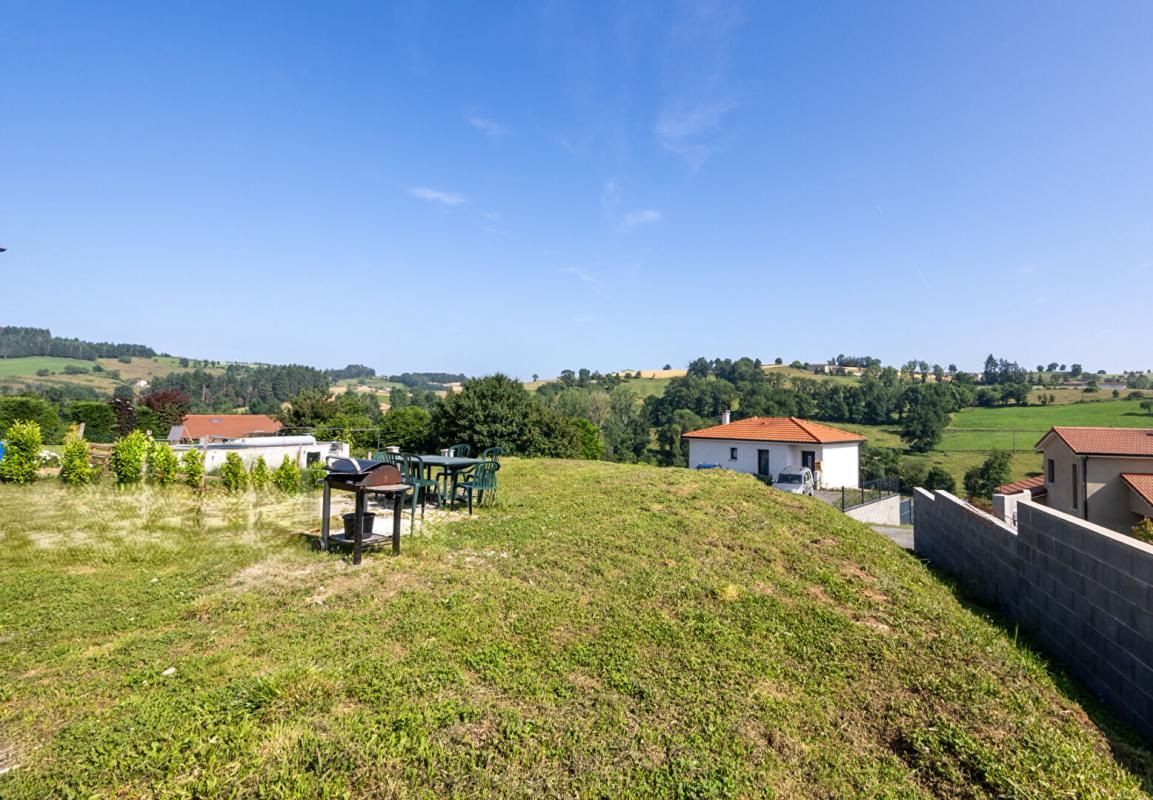 CHAMBOST-LONGESSAIGNE Belle Villa récente avec vue dominante et prestations modernes 4