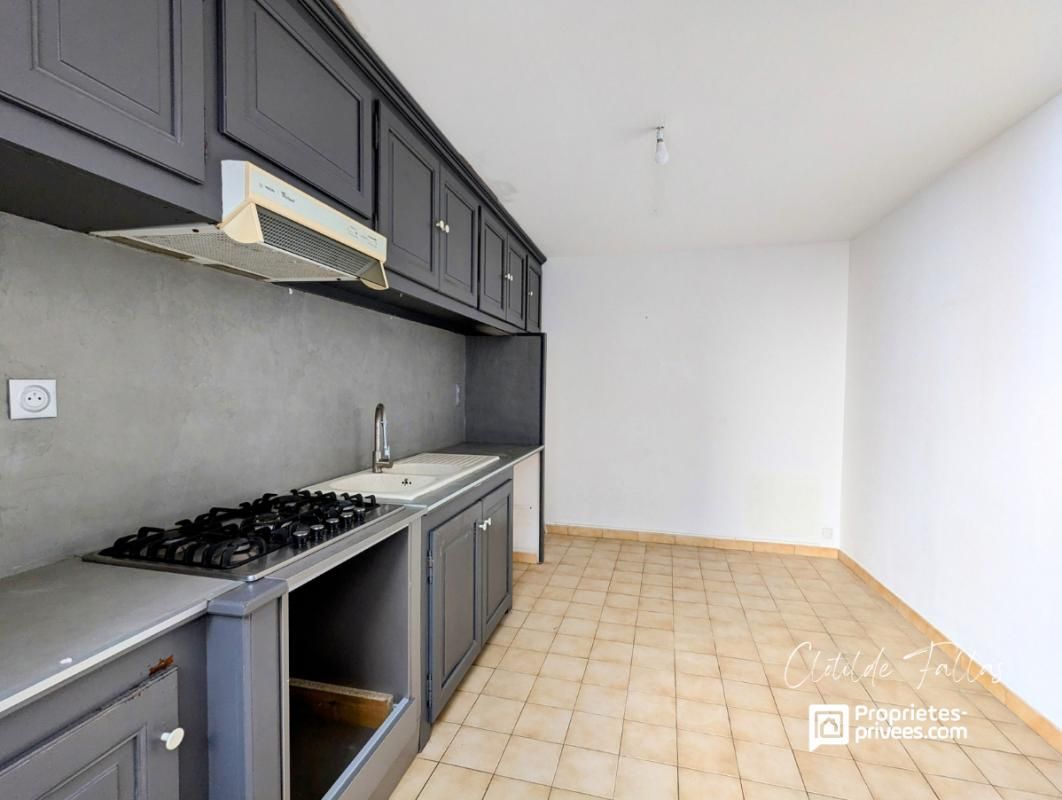 JONQUIERES Maison de village 96 m2- Garage 3