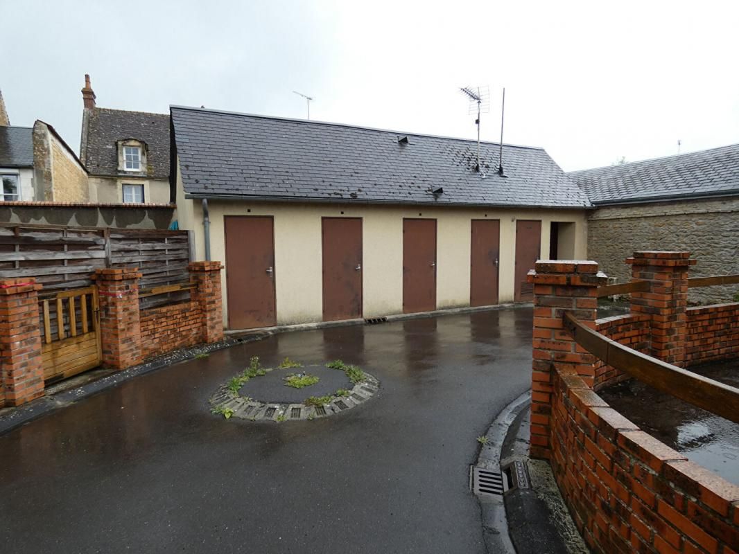 SAINT-PIERRE-SUR-DIVES Ensemble immobilier Saint Pierre en Auge 6 pièces 392 m2 2
