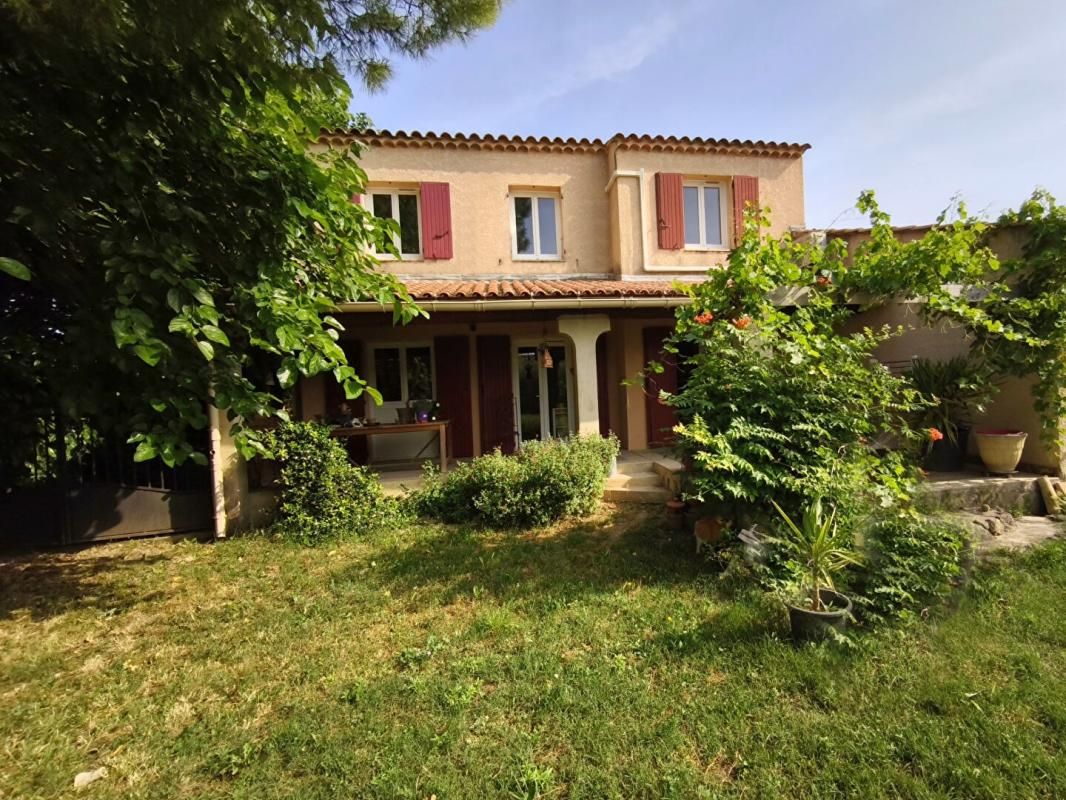 PERNES-LES-FONTAINES Villa de 5 pièces à Pernes Les Fontaines 2