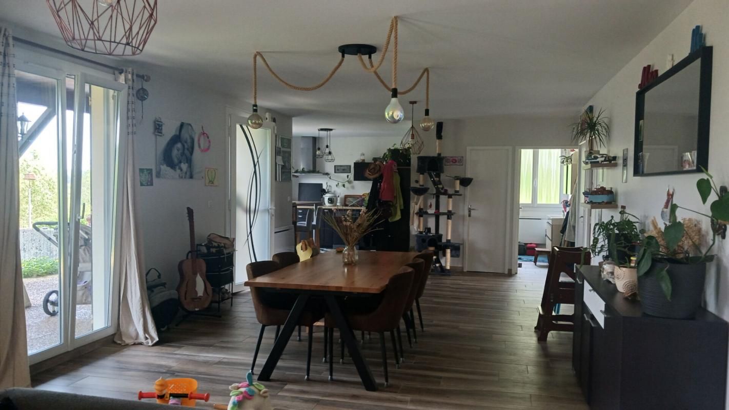 LAVIGNY Maison sur sous-sol semi enterré avec dépendances 5 pièce(s) 100 m2 3