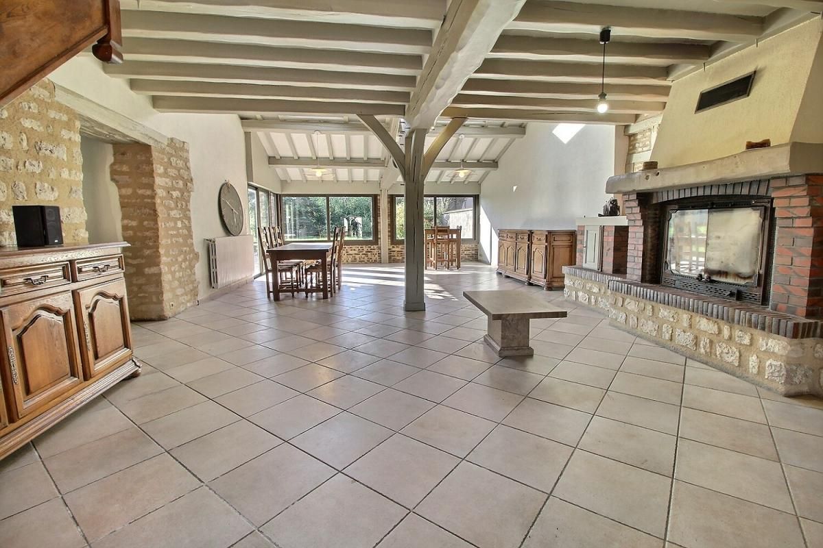 MONTARGIS 1h de PARIS - BELLE LONGERE de 250 m2 environ, garage 3