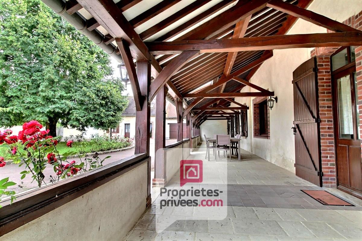 MONTARGIS 1h de PARIS - BELLE LONGERE de 250 m2 environ, garage 4