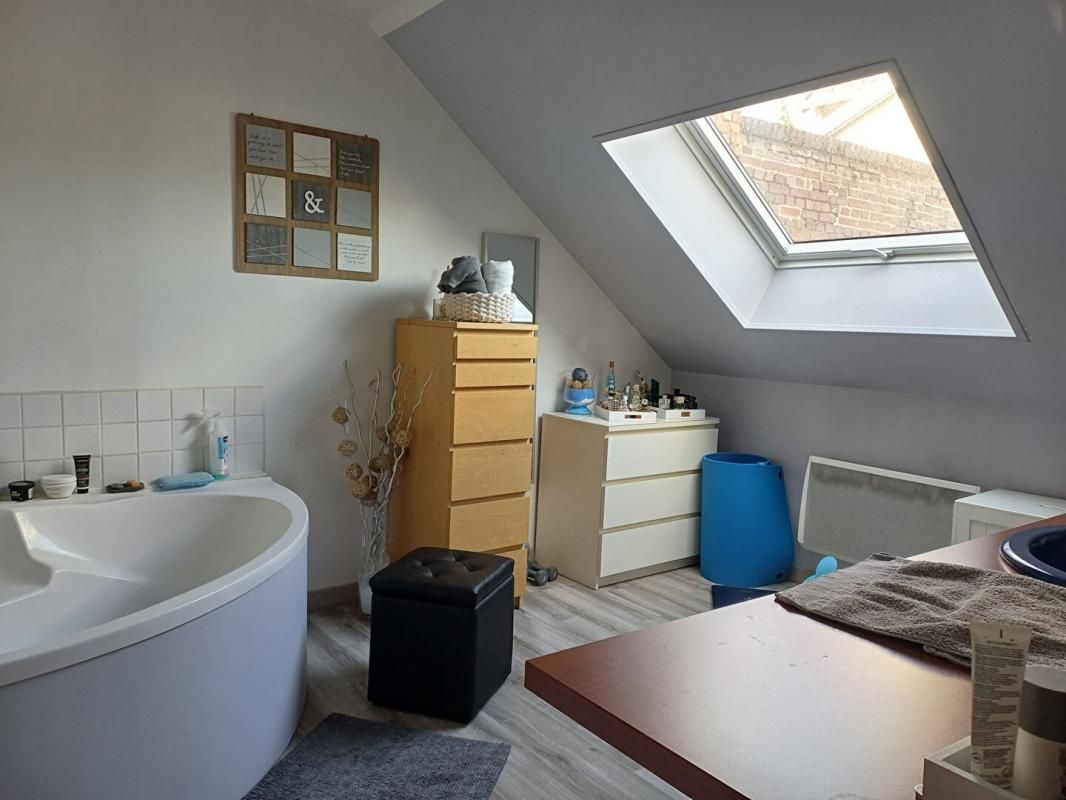 NOYON IMMEUBLE MIXTE 4