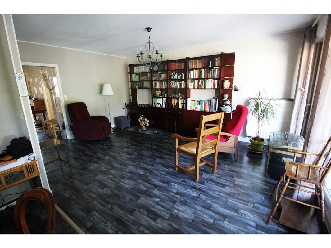 CHALONS-EN-CHAMPAGNE Appartement avec Balcon Chalons En Champagne 3 pièce(s) 73 m2 4
