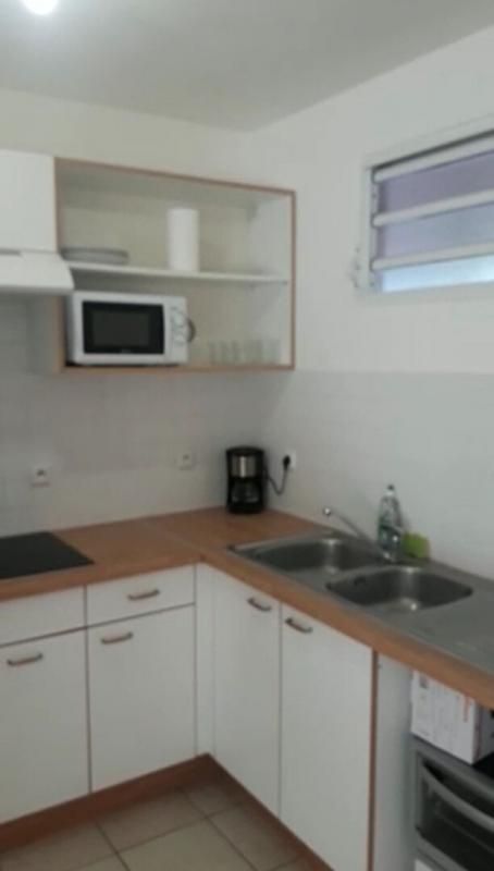 LE LAMENTIN Appartement 2 pièce(s) au LAMENTIN en dernier étage 3
