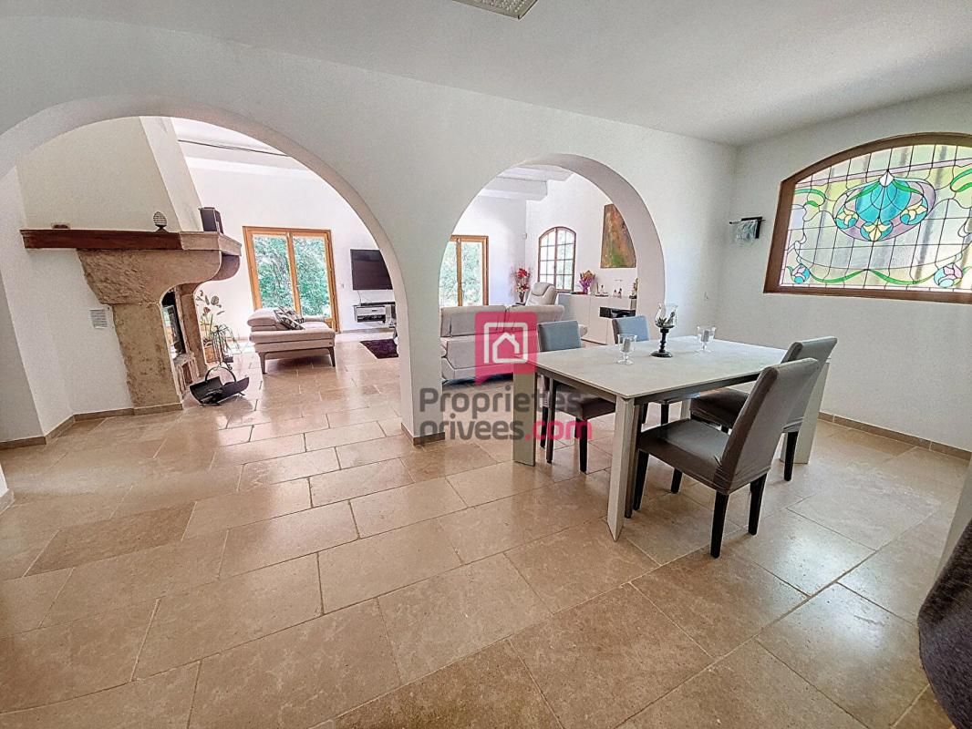 LA MOTTE Villa de caractère- La Motte 9 pièces-226 m2- PISCINE- GARAGE 3