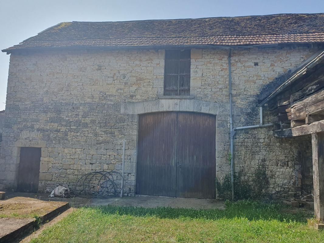 SAINTE-ORSE Corps de Ferme avec grange Ste ORSE 2