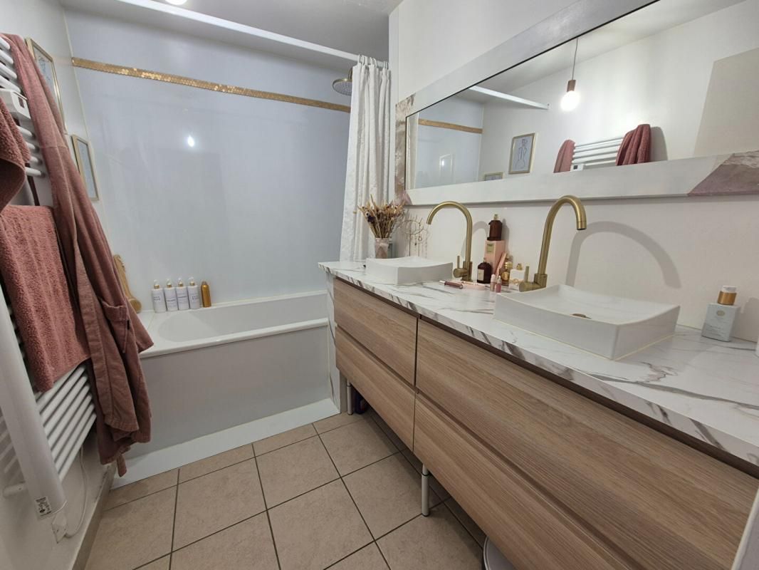 CLEGUER TRES BEL Appartement de 68 m2 en EXCELLENT état datant de 2011 dans le Morbihan (14 km de Lorient. 25 min des plages) 4