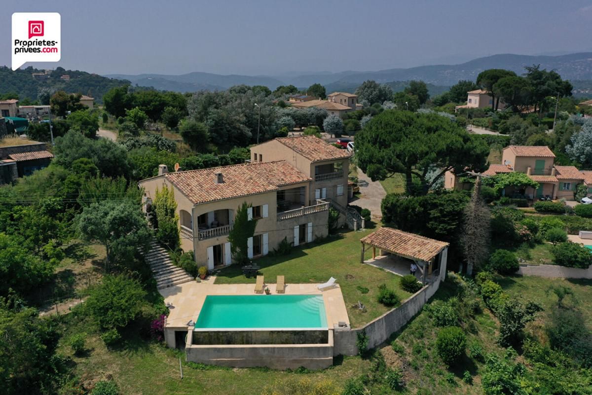 PROPRIETE 8 PIECES 265 m2 AVEC VUE PANORAMIQUE, GRANDE PISCINE ET TERRAIN PAYSAGER DE 2200 M2