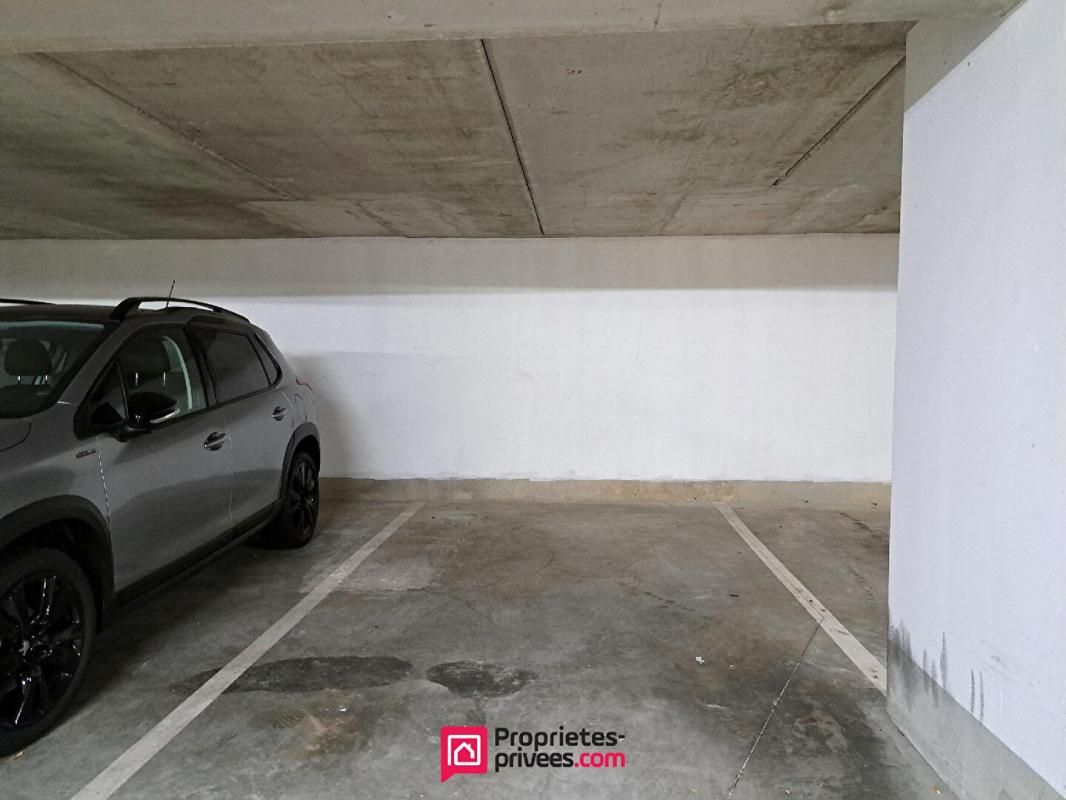 ASNIERES-SUR-SEINE A VENDRE : Emplacement de parking sécurisé en plein coeur d'Asnières-sur-Seine 2