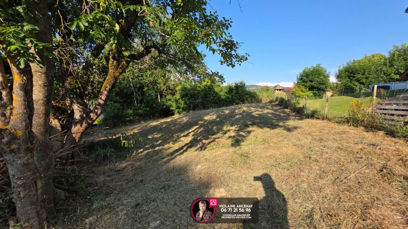 MONTAGNOLE Terrain Montagnole 750 m2 2