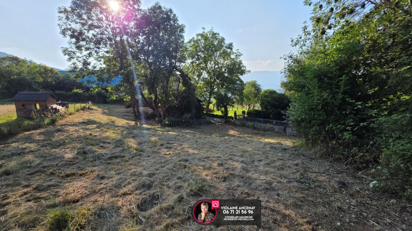 MONTAGNOLE Terrain Montagnole 750 m2 3