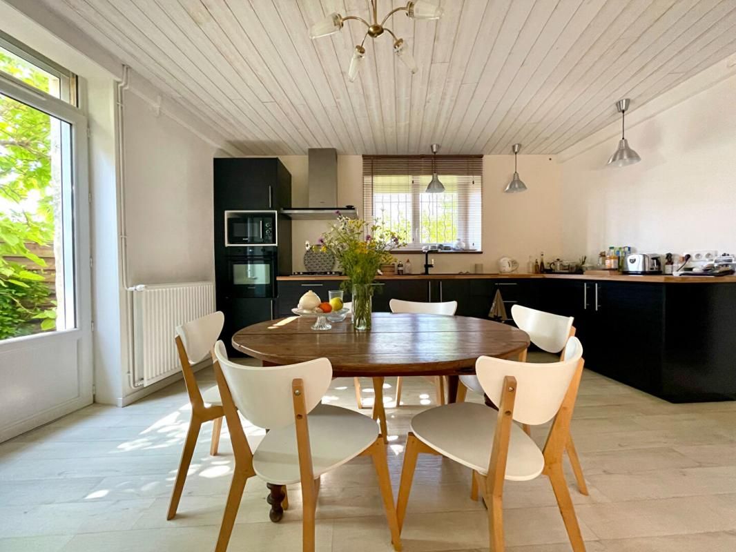 LANDIRAS Maison Landiras 5 pièce(s) 166 m2 4