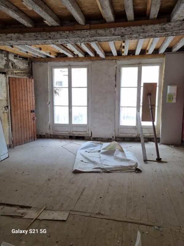 1er étage Plateau brut avec projet de transformation - T2 lumineux coeur de ville - Dieppe
