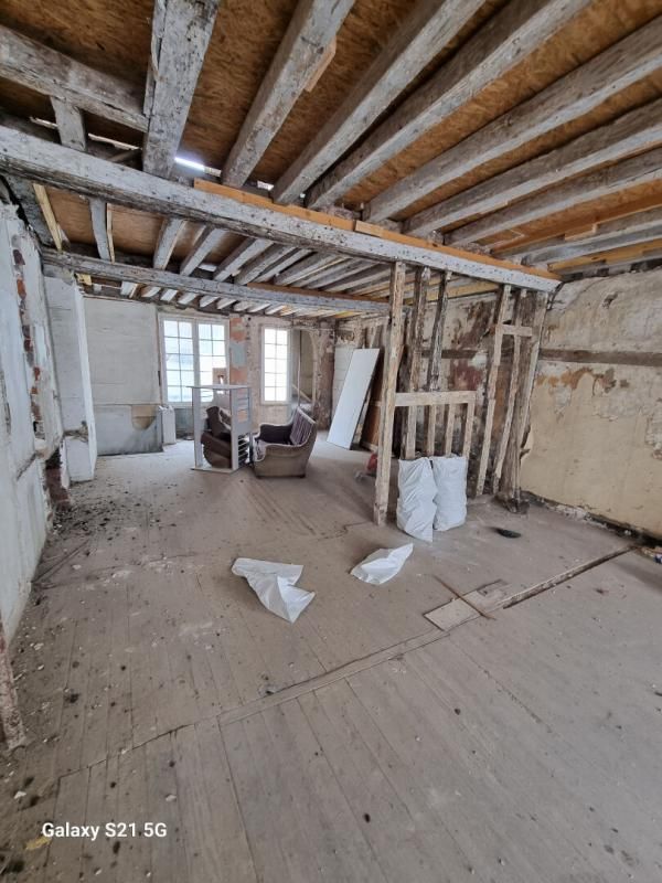 DIEPPE 1er étage Plateau brut avec projet de transformation - T2 lumineux coeur de ville - Dieppe 3