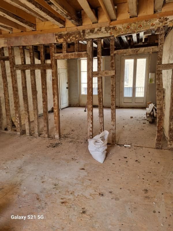 DIEPPE 2e étage Plateau brut avec projet de transformation - T2 lumineux coeur de ville - Dieppe 2