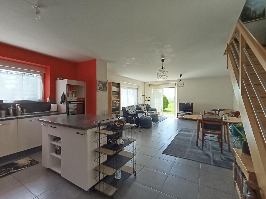 NEULLIAC Maison Neulliac 6 pièce(s) 134 m2 2