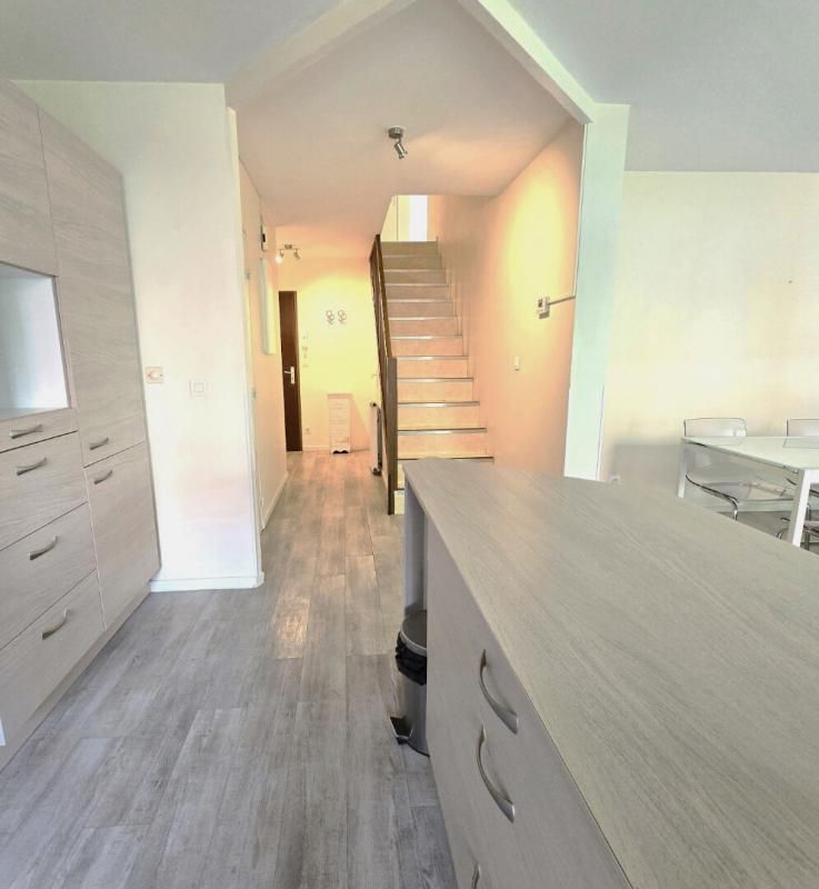 DERNIER ETAGE - DUPLEX 4 PIECES - RENTABILITE 7%