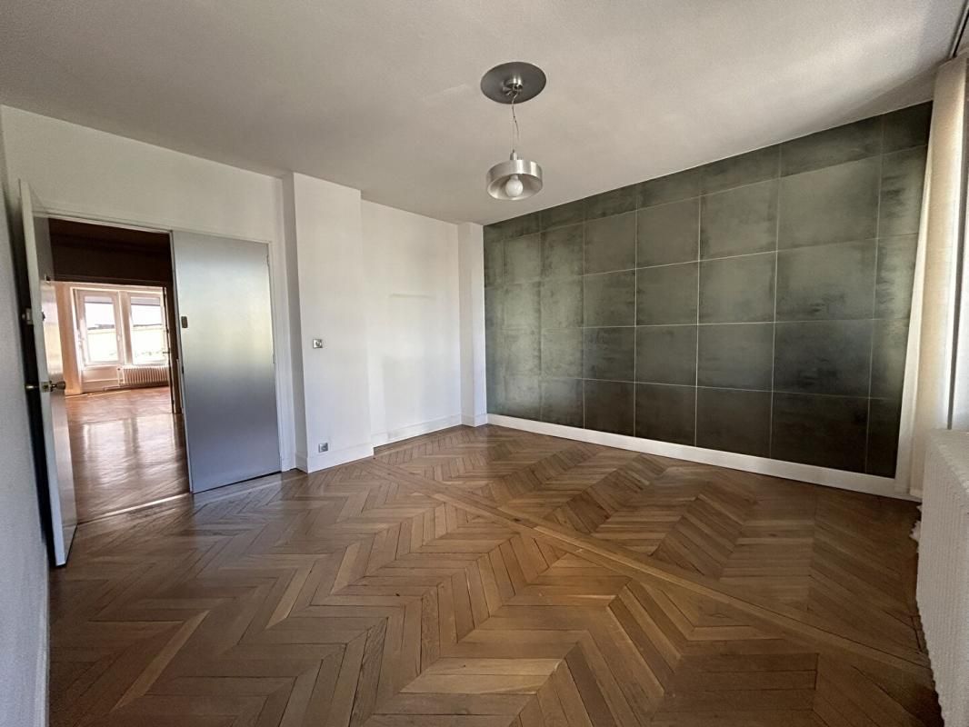 CLERMONT-FERRAND EXCLUSIVITE CLERMONT FERRAND - ENSEMBLE DE BUREAUX 305 m² 4