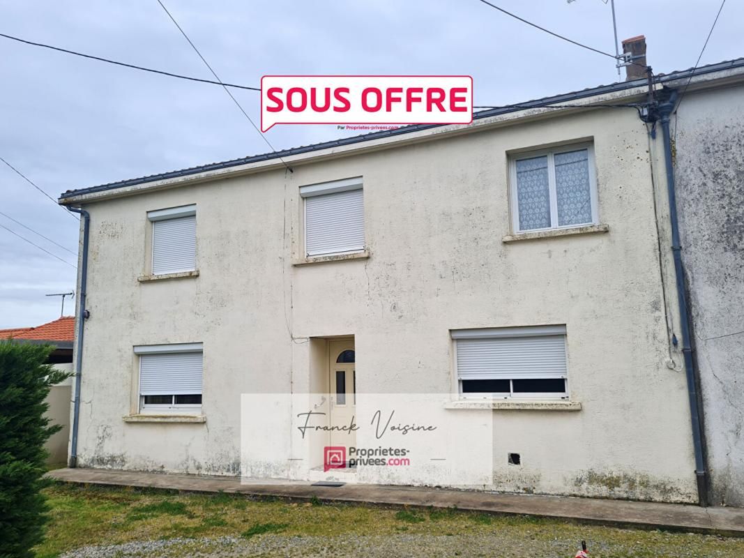 Maison A VENDRE - Les Herbiers 95 m2 env 3 chambres sur terrain de 560 M2 env