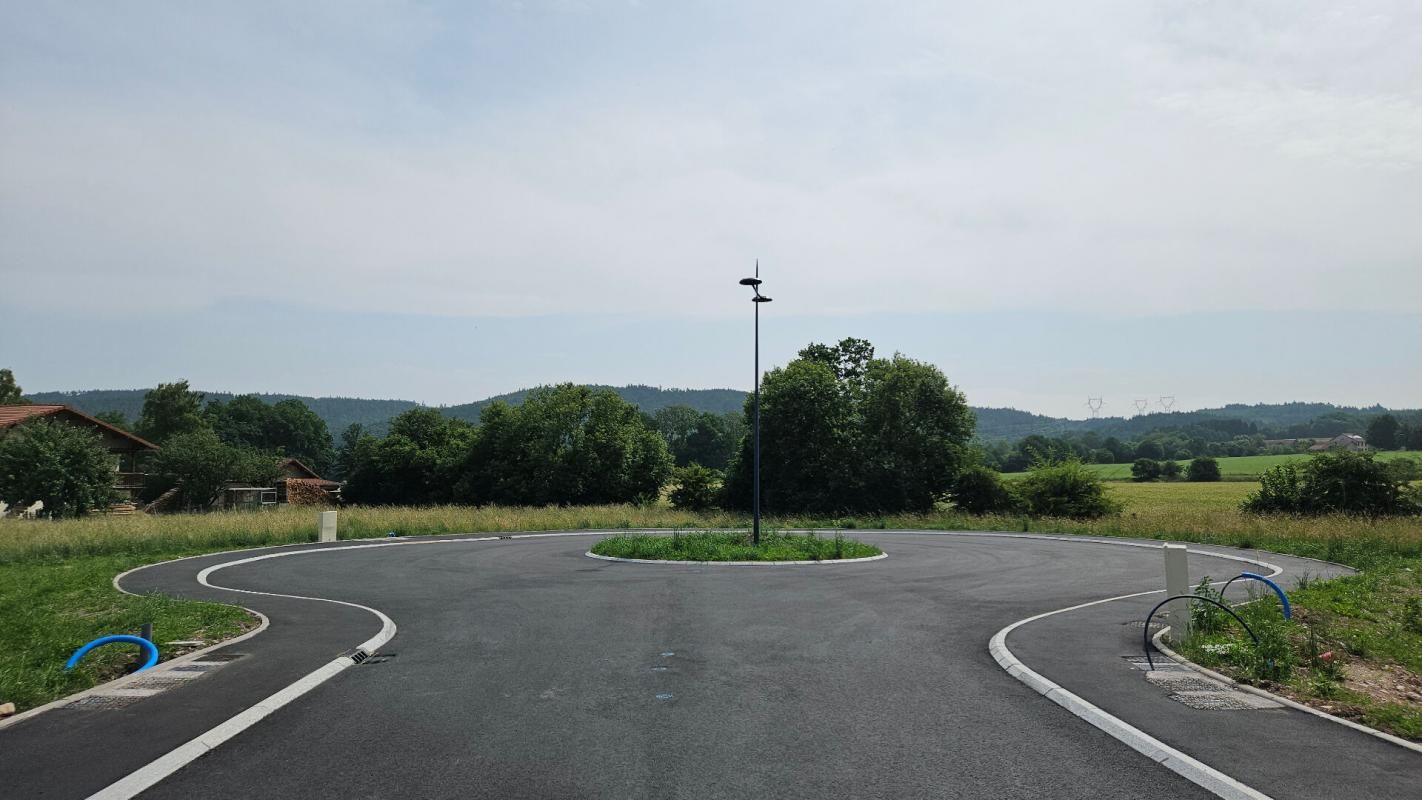 CORCIEUX À VENDRE - MAGNIFIQUE Terrain totalement viabilisé à Corcieux (88) L'emplacement parfait pour votre future maison familiale ! 4
