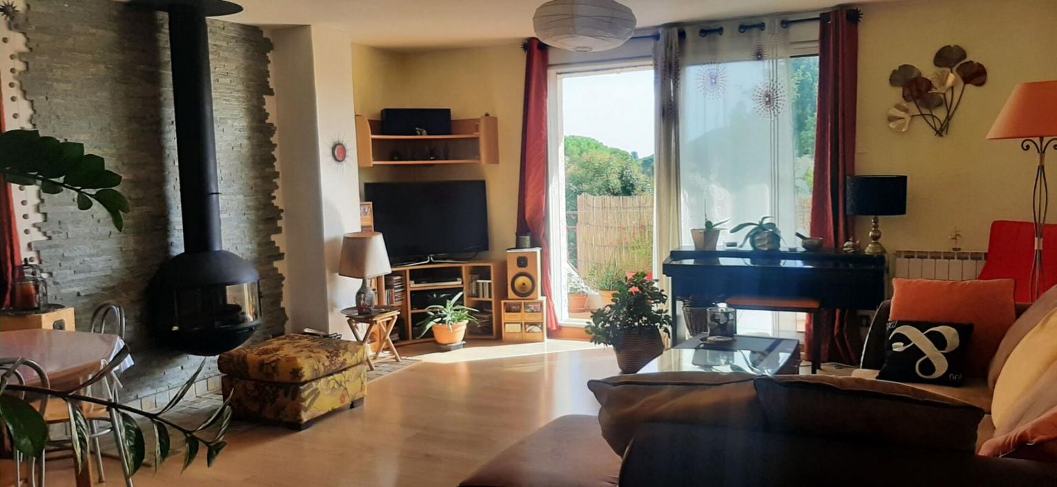 VAILHAUQUES Maison  267 m2 avec vue 6 chambres 4