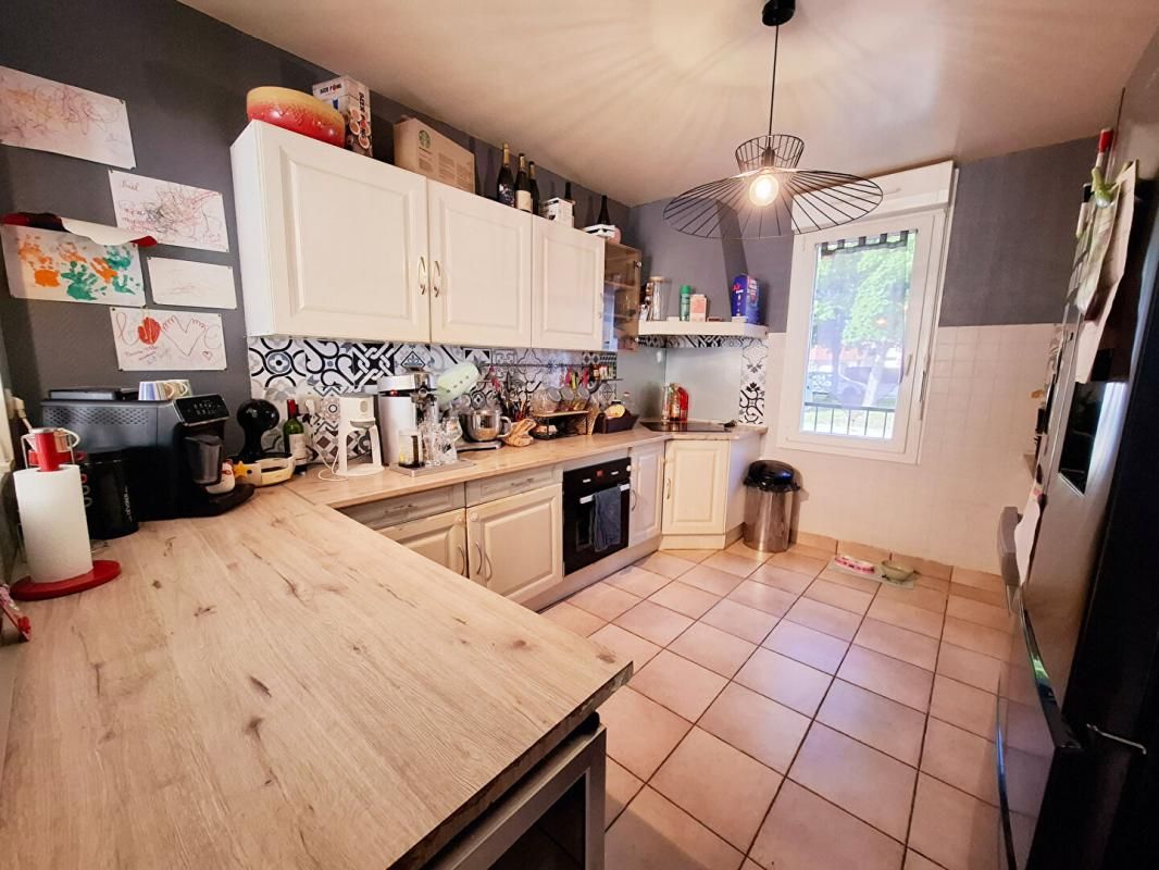 TROYES Espace, confort et lumière pour cette maison aux portes du centre ville 3