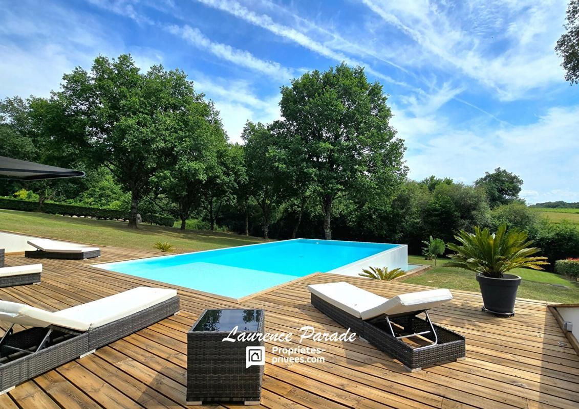 CREON Maison avec sous sol annexe piscine parc 2