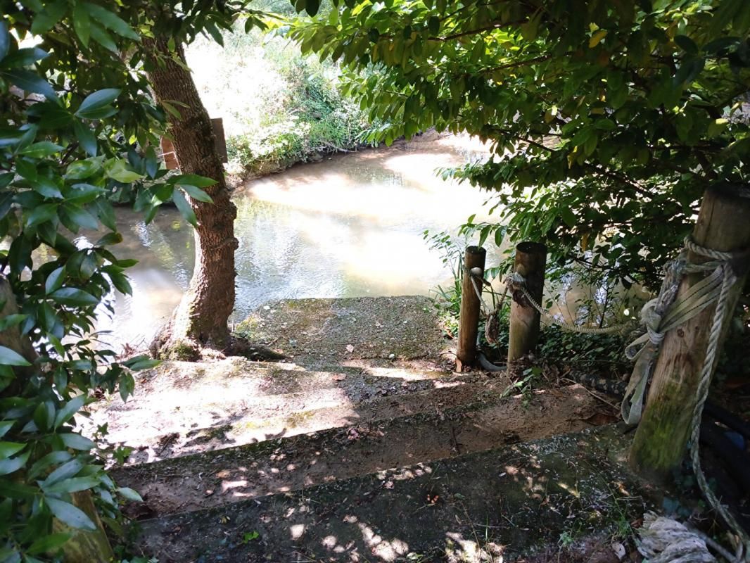 ENTRECASTEAUX Terrain agricole en bordure de rivière de 8266 m2 - Entrecasteaux 3
