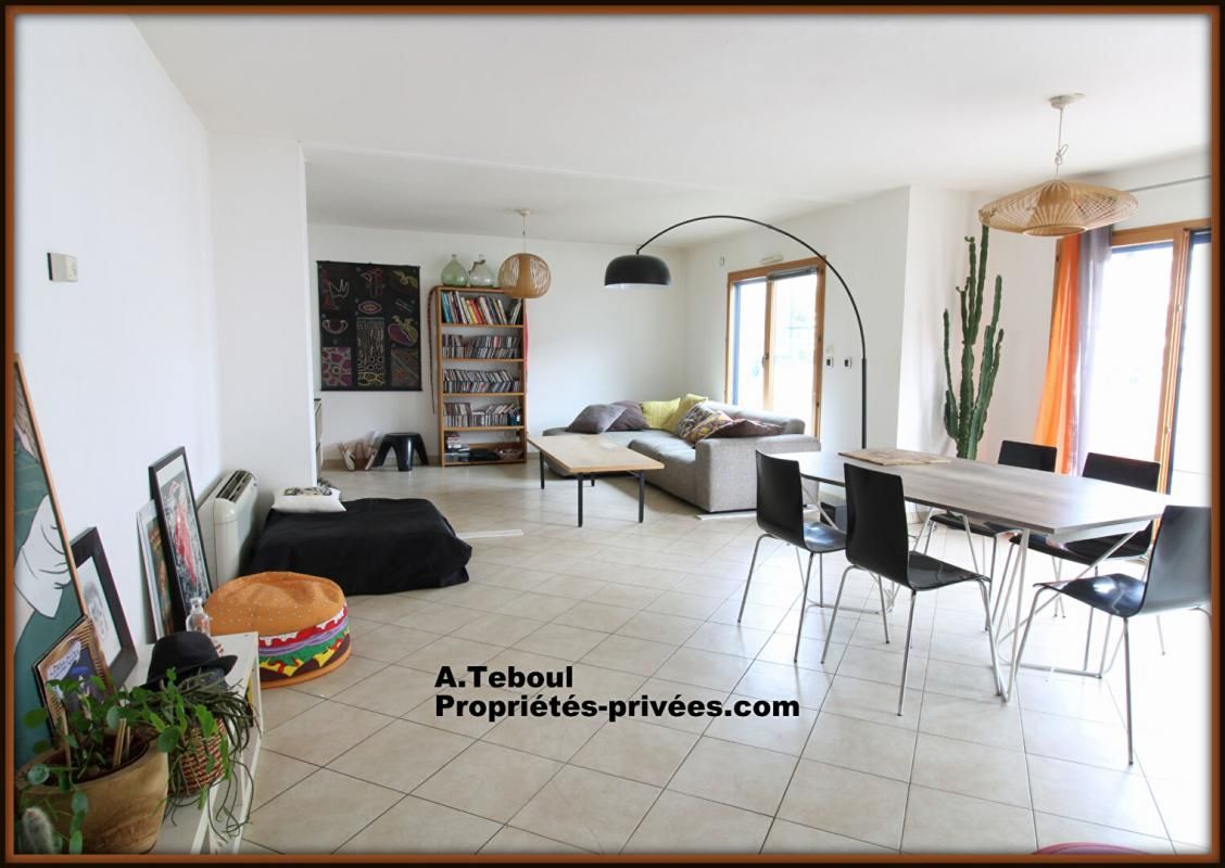 VILLEURBANNE APPARTEMENT T5 : TOIT/TERRASSE DE 140M² AVEC 2 TERRASSES DE 60M² 3