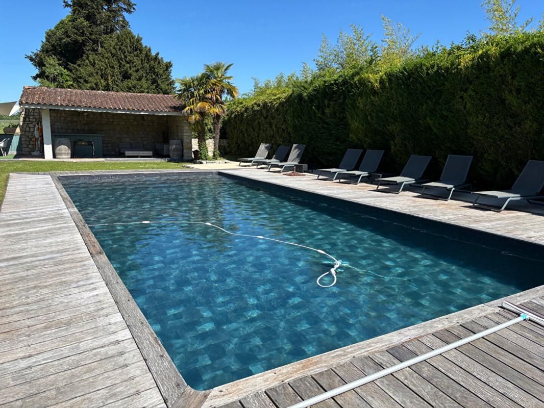 MOULIS-EN-MEDOC Propriété à Moulis En Medoc 20 pièce(s) 670 m2 2