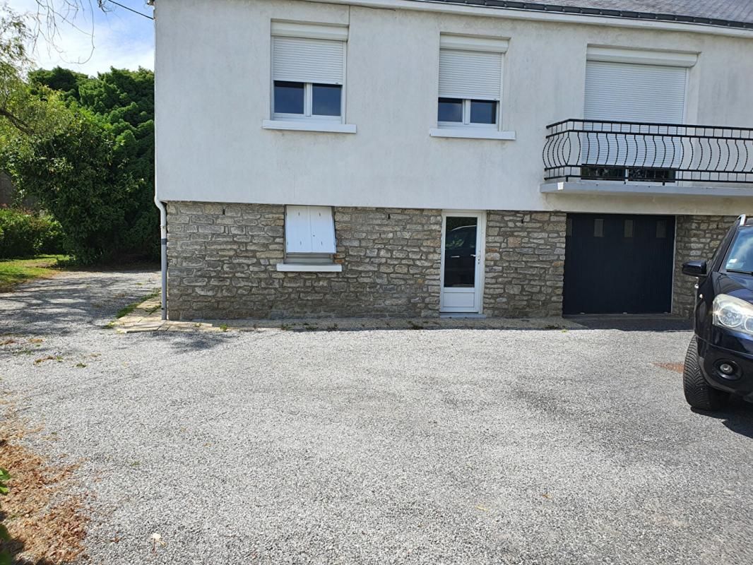 PEAULE Maison Péaule 105 m2 sur sous-sol total 2