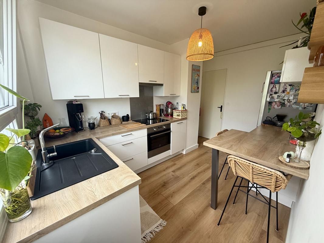 VANNES Appartement 4 pièces de 74,50 M² , moderne et rénové avec balcon et cave VANNES 2