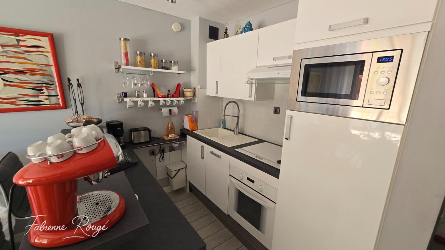 CARQUEIRANNE Carqueiranne - T2, 38 m² avec terrasse, atelier et place de parking 4