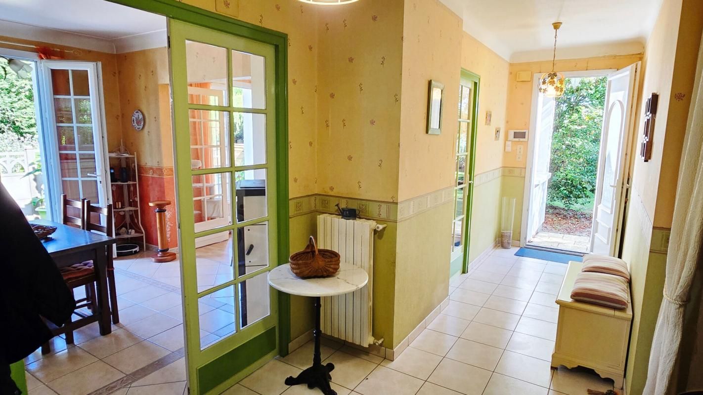 CHAUVE Propriété boisée de 6 531 m² avec Maison 5 chambres/168m² (sur sous-sol intégral) + hangar 400m² + carport/préau 90m² 2